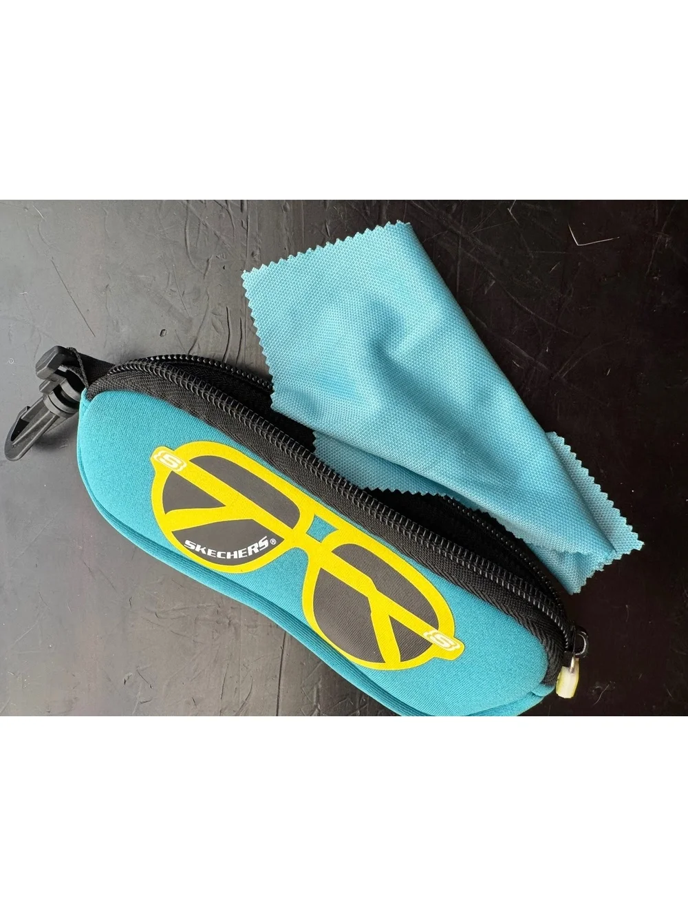 Vintage Skechers Sunglasses Case with Cleaning Cloth